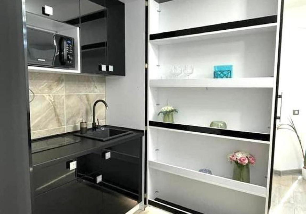 Nicolas By Alezzii Beach Apartament Studio นาโวดาริ ภายนอก รูปภาพ